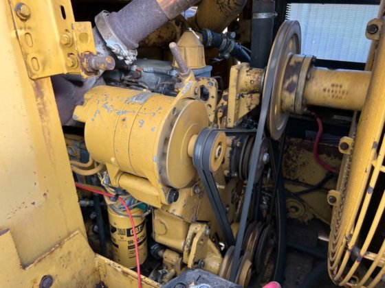 1986 CAT 953 - 鬈鉤?