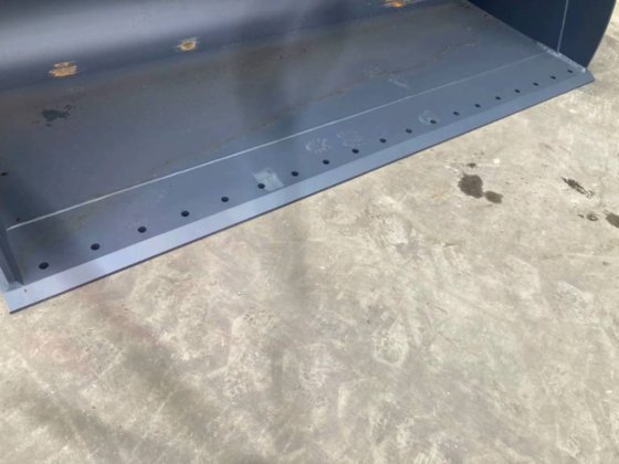 2025年ボルボ L110E