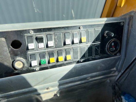 2004年沃尔沃L60E