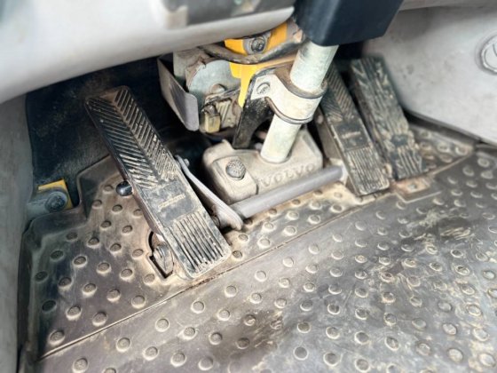 2011年沃尔沃L90F