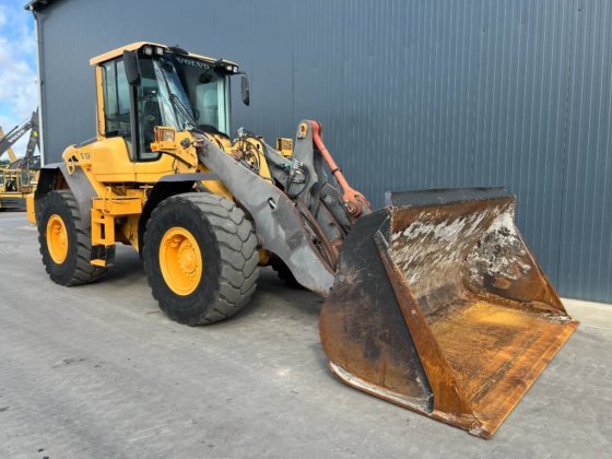 2011年沃尔沃L90F