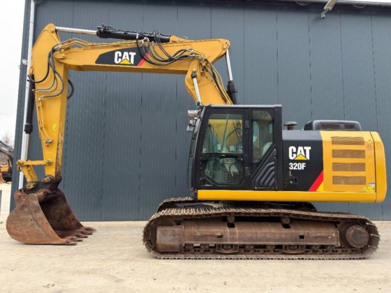 2016 CAT 320FL VA