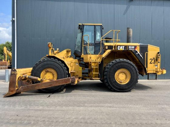 2006 CAT 824H
