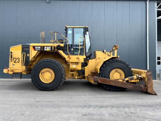 2006 CAT 824H
