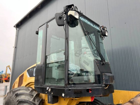 2011 CAT CP76