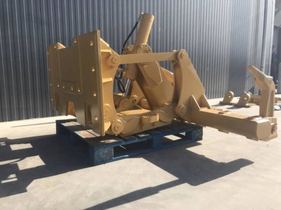 2025年沃尔沃G946B