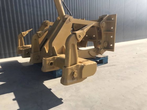 2025年沃尔沃G946B