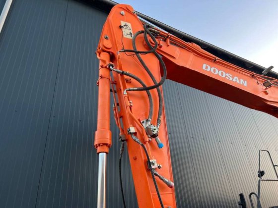 2010年斗山 DX170W