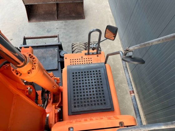 2010年斗山 DX170W