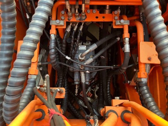 2010年斗山 DX170W