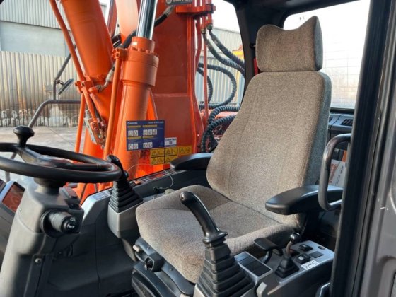 2010年斗山 DX170W