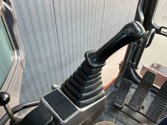 2010年斗山 DX170W