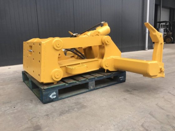 2025年 コマツ D41