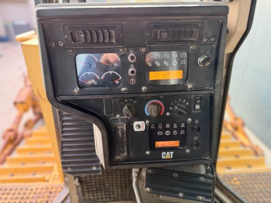 2001 CAT D8R SERIES II