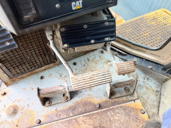 2001 CAT D8R SERIES II