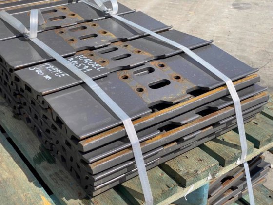 2025年ボルボEC140の靴