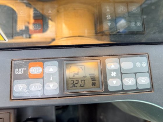 2015年CAT M318F