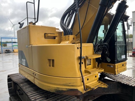 2009 CAT 328D LCR