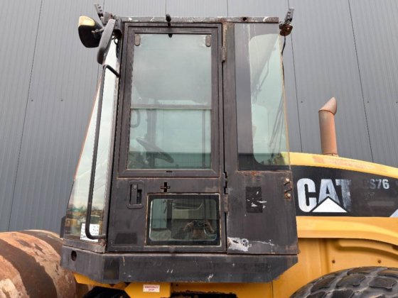 2012年 CAT CS76 XT