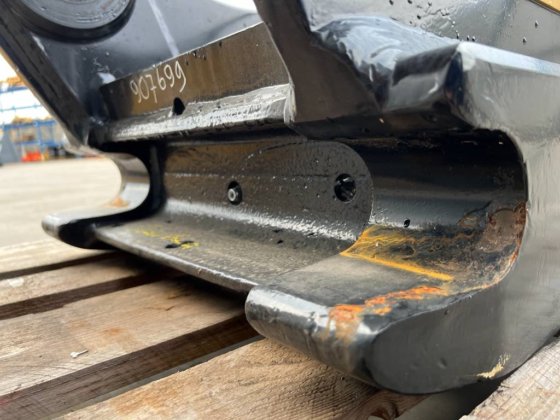 2017 OilQuick OQ70/55 - デモ