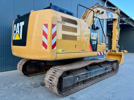 2016 CAT 323F L