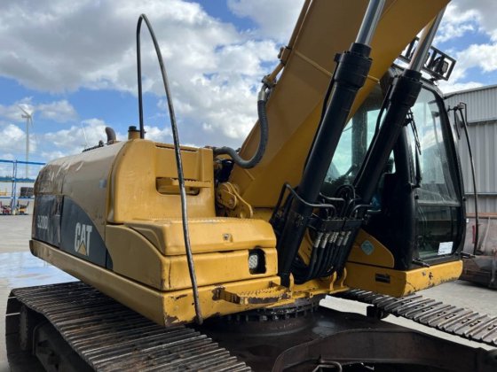 2008年 CAT 320D L