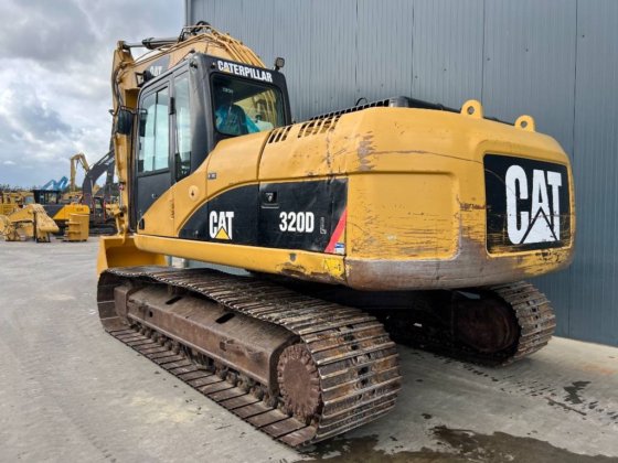 2008年 CAT 320D L