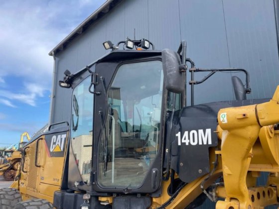 2014 CAT 140M