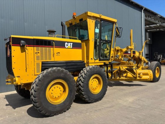 2003 CAT 140H