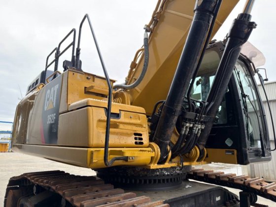 2017 CAT 352F XE