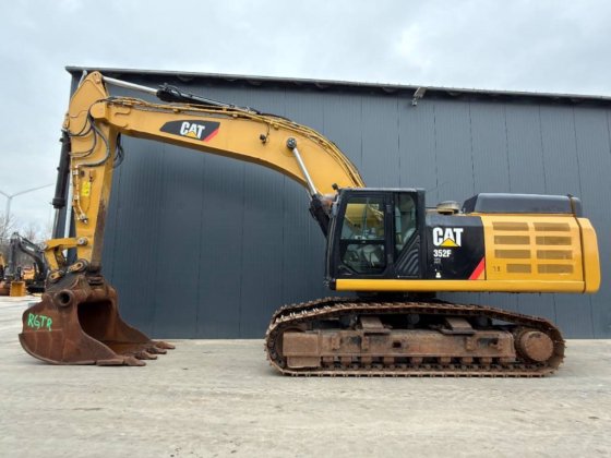 2017 CAT 352F XE