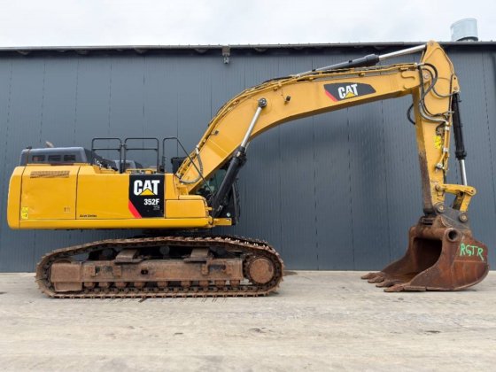 2017 CAT 352F XE