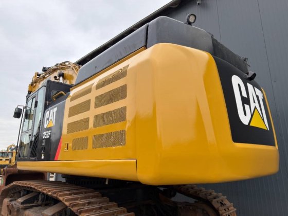2017 CAT 352F XE