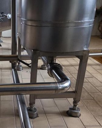 ホップ投与タンク