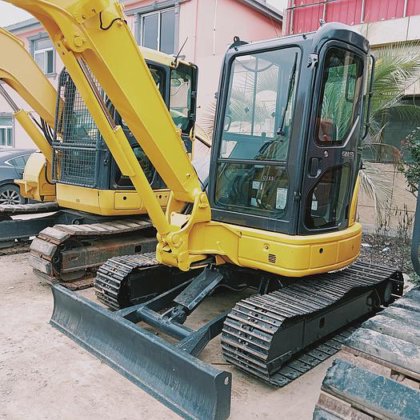 KOMATSU pc40