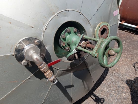 池袋琺瑯工業 2000L