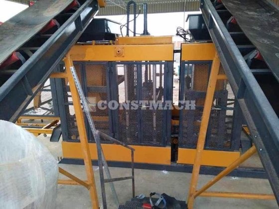 混凝土砌块成型机