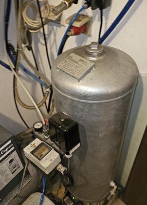 オイルフリーエアコンプレッサー