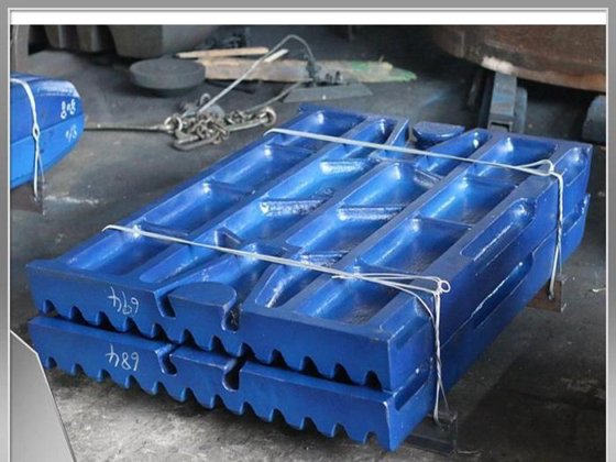 ジョークラッシャー用トグルプレート