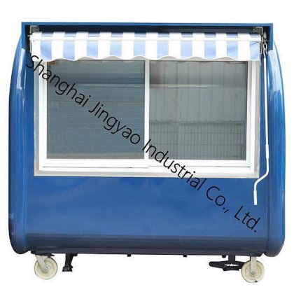 洗面所と二段ベッドを備えたミニキャラバン