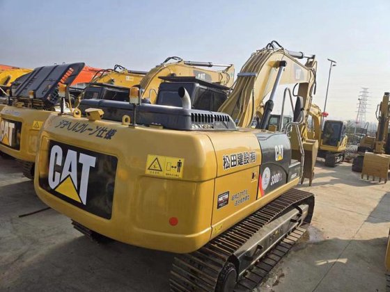 2022 Caterpillar 330D2L