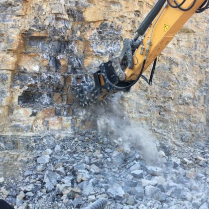 MB Crusher MB-R900