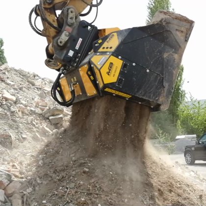 MB Crusher MB-HDS323
