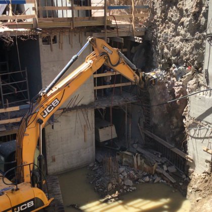MB Crusher MB-R800