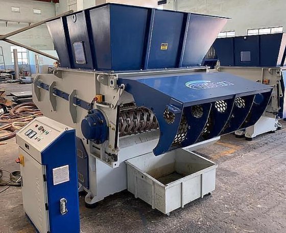 P 系列工业医疗废物碎纸机