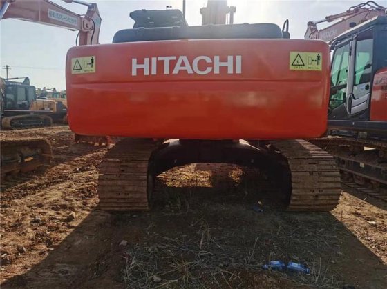 Hitachi ZX210