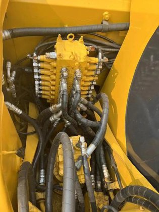 KOMATSU PC60