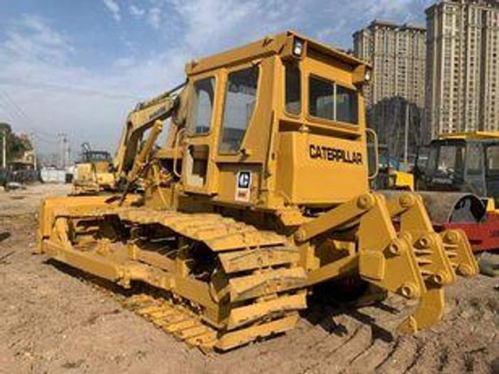 2011 CATERPILLAR D6D