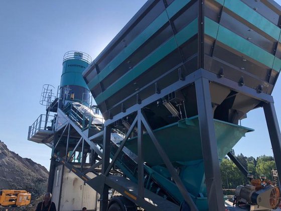 半亜鉛メッキ移動式コンクリートプラント