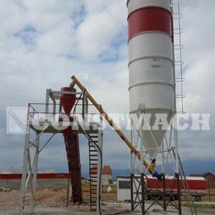 100 m3/h の生産能力を持つドライミックスコンクリートプラント